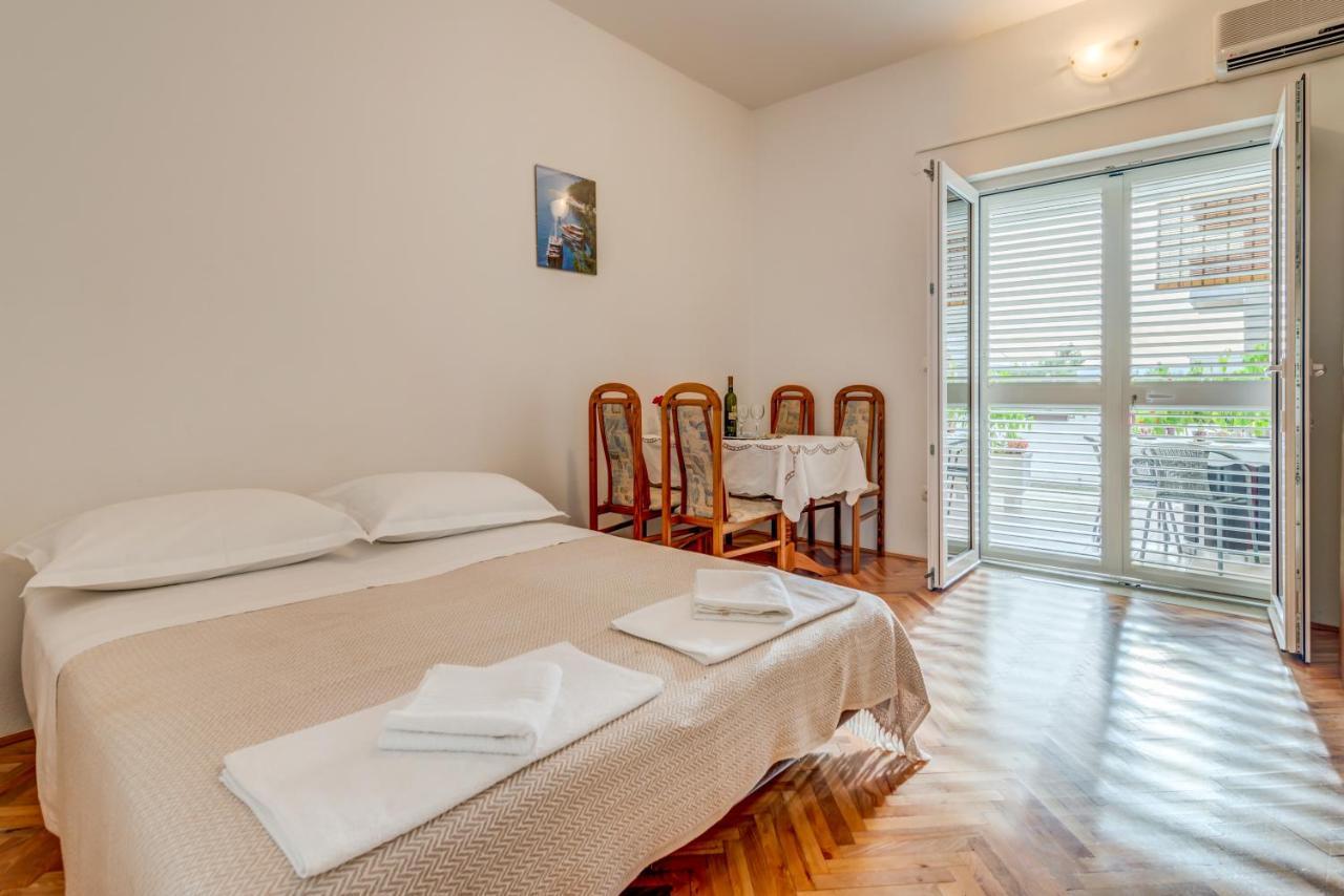 Nemira Beach Getaway Omiš Esterno foto