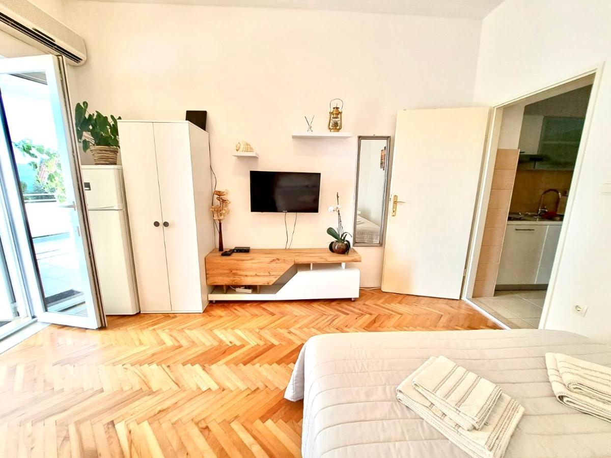 Nemira Beach Getaway Omiš Esterno foto