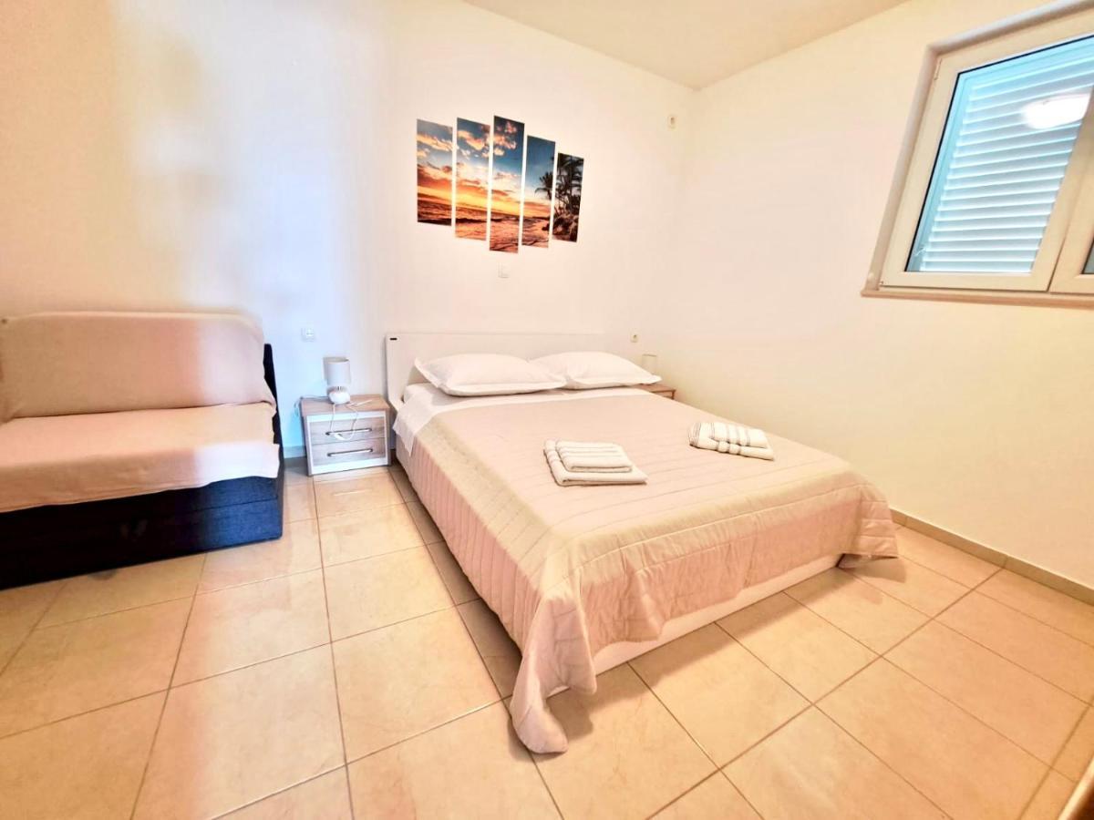 Nemira Beach Getaway Omiš Esterno foto